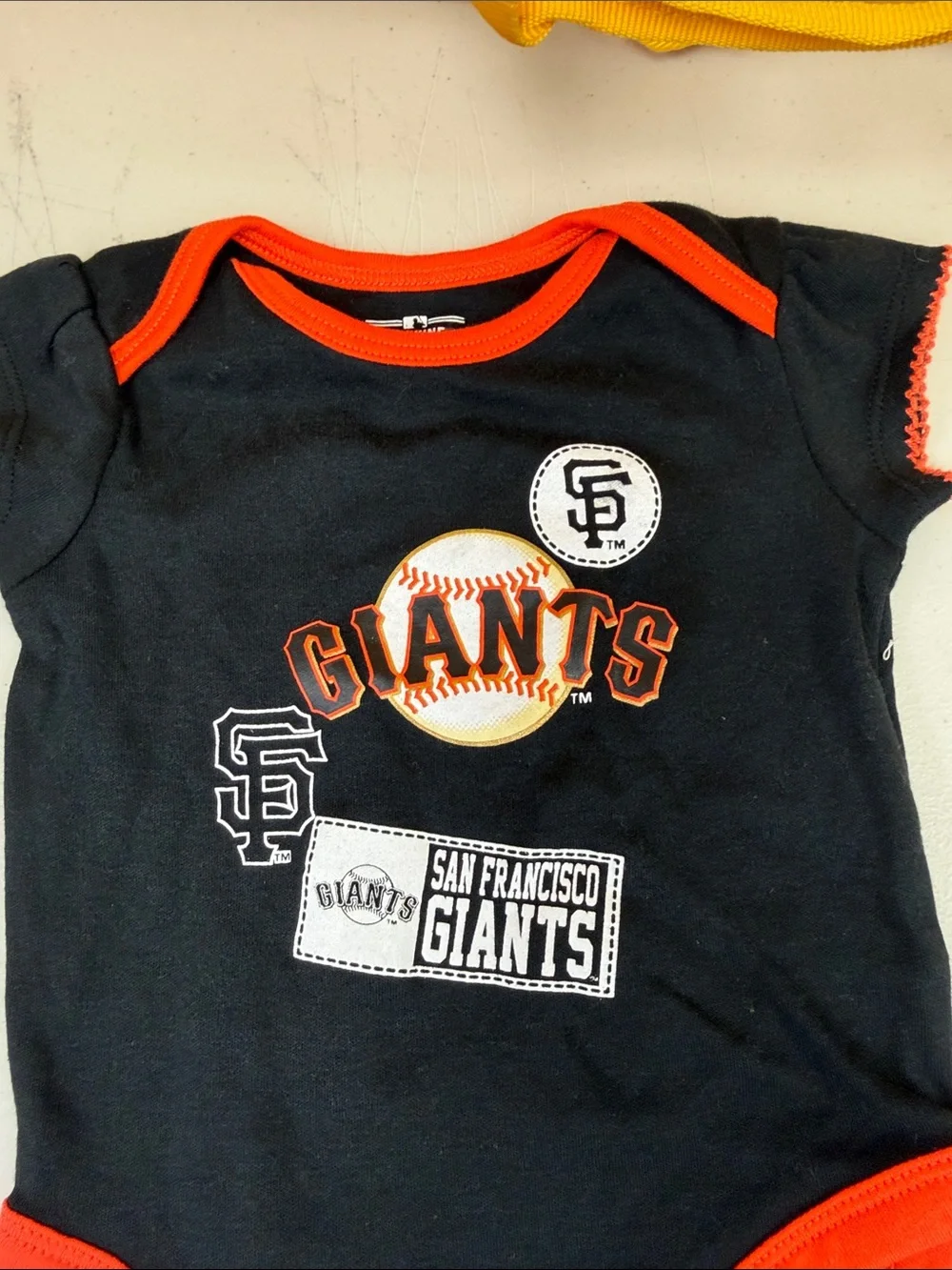 Baby One-Piece Bodysuit - Black & Orange San Francisco Giants 3-6 months new